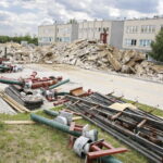 05.07.2016 Kielce. Wyburzono budynek techniczny na kampusie UJK przy ulicy Świętokrzyskiej. Powstanie tu parking. / Jarosław Kubalski / Radio Kielce