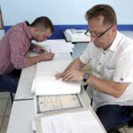 5.7.2016 Kielce. W LO im. P. Ściegiennego maturzyści odbierają świadectwa / Jarosław Kubalski / Radio Kielce