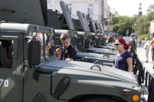 08.07.2016 Kielce. Piknik na Placu Wolności towarzyszący Szczytowi NATO w Warszawie. / Jarosław Kubalski / Radio Kielce