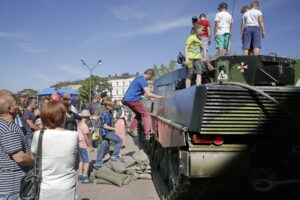 08.07.2016 Kielce. Piknik na Placu Wolności towarzyszący Szczytowi NATO w Warszawie. / Jarosław Kubalski / Radio Kielce