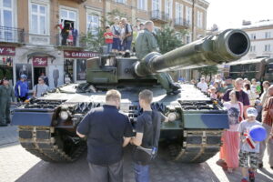 08.07.2016 Kielce. Piknik na Placu Wolności towarzyszący Szczytowi NATO w Warszawie. / Jarosław Kubalski / Radio Kielce