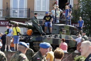 08.07.2016 Kielce. Piknik na Placu Wolności towarzyszący Szczytowi NATO w Warszawie. / Jarosław Kubalski / Radio Kielce