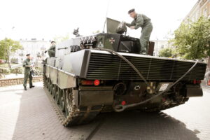 08.07.2016 Kielce. Plac Wolności. Przygotowania do Pikniku ze Szczytem Nato. / Jarosław Kubalski / Radio Kielce