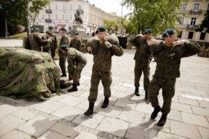 08.07.2016 Kielce. Plac Wolności. Przygotowania do Pikniku ze Szczytem Nato. / Jarosław Kubalski / Radio Kielce