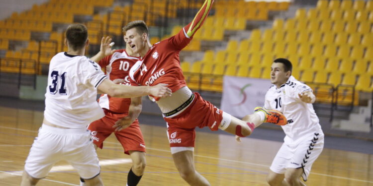 08.07.2016 Kielce. Sparing młodzieżowych reprezentacji w piłkę ręczną. Mecz Polska - Rosja. / Jarosław Kubalski / Radio Kielce