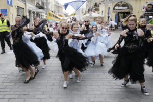 11.07.2016 Kielce. Festiwal Harcerski. Korowód. / Jarosław Kubalski / Radio Kielce