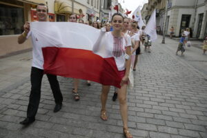 11.07.2016 Kielce. Festiwal Harcerski. Korowód. / Jarosław Kubalski / Radio Kielce