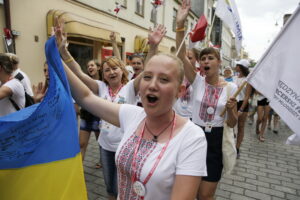 11.07.2016 Kielce. Festiwal Harcerski. Korowód. / Jarosław Kubalski / Radio Kielce