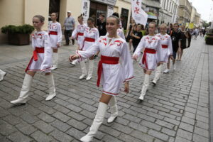 11.07.2016 Kielce. Festiwal Harcerski. Korowód. / Jarosław Kubalski / Radio Kielce