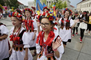 11.07.2016 Kielce. Festiwal Harcerski. Korowód. / Jarosław Kubalski / Radio Kielce