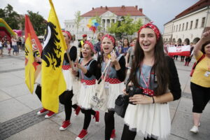 11.07.2016 Kielce. Festiwal Harcerski. Korowód. / Jarosław Kubalski / Radio Kielce