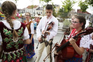 11.07.2016 Kielce. Festiwal Harcerski. Korowód. / Jarosław Kubalski / Radio Kielce