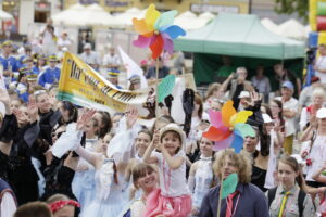 11.07.2016 Kielce. Festiwal Harcerski. Korowód. / Jarosław Kubalski / Radio Kielce