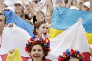 11.07.2016 Kielce. Festiwal Harcerski. Korowód. / Jarosław Kubalski / Radio Kielce