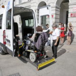 11.07.2016 Kielce. Miasto Kielce przekazało świętokrzyskiemu pogotowiu samochód do przewozu osób niepełnosprawnych. / Jarosław Kubalski / Radio Kielce