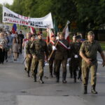 11.07.2016 Kielce. Upamiętnienie zbrodni wołyńskiej. Uczestnicy przeszli od katedry na cmentarz partyzancki. / Jarosław Kubalski / Radio Kielce