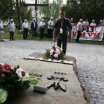 11.07.2016 Kielce. Upamiętnienie zbrodni wołyńskiej. Uczestnicy przeszli od katedry na cmentarz partyzancki. / Jarosław Kubalski / Radio Kielce