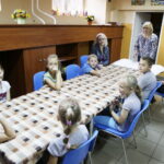 13.07.2016 Kielce. Dzieci uczą się w świetlicy "4 Kąty" jak unikać zagrożeń w czasie wakacji. / Jarosław Kubalski / Radio Kielce