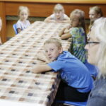 13.07.2016 Kielce. Dzieci uczą się w świetlicy "4 Kąty" jak unikać zagrożeń w czasie wakacji. / Jarosław Kubalski / Radio Kielce