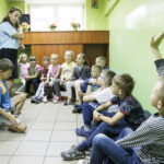 13.07.2016 Kielce. Dzieci uczą się w świetlicy "4 Kąty" jak unikać zagrożeń w czasie wakacji. / Jarosław Kubalski / Radio Kielce