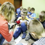 13.07.2016 Kielce. Dzieci uczą się w świetlicy "4 Kąty" jak unikać zagrożeń w czasie wakacji. / Jarosław Kubalski / Radio Kielce