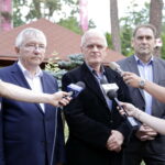 14.07.2016 Starachowice. Konferencja prasowa z udziałem wiceministra Kultury i Dziedzictwa Narodowego Krzysztofa Czabańskiego. Poseł Krzysztof Lipiec, wiceminister Krzysztof Czabański i prezes Radia Kielce Janusz Knap. / Jarosław Kubalski / Radio Kielce