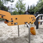 14.07.2016. Nowy plac zabaw na Skwerze Szarych Szeregów w Kielcach / Jarosław Kubalski / Radio Kielce