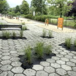 14.07.2016. Nowy plac zabaw na Skwerze Szarych Szeregów w Kielcach / Jarosław Kubalski / Radio Kielce