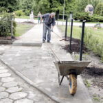 14.07.2016. Nowy plac zabaw na Skwerze Szarych Szeregów w Kielcach / Jarosław Kubalski / Radio Kielce