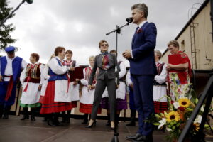 17.07.2016 Leśna Stara Wieś. 25 lecie zespołu pieśni i tańca Leśnianie. / Jarosław Kubalski / Radio Kielce