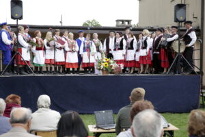 17.07.2016 Leśna Stara Wieś. 25 lecie zespołu pieśni i tańca Leśnianie. / Jarosław Kubalski / Radio Kielce