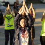 20.07.2016 Kielce. Pielgrzymi z Ukrainy i Włoch bawią się przed kościołem św. Józefa. / Jarosław Kubalski / Radio Kielce