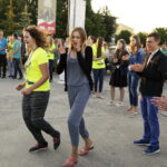 20.07.2016 Kielce. Pielgrzymi z Ukrainy i Włoch bawią się przed kościołem św. Józefa. / Jarosław Kubalski / Radio Kielce