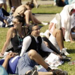 21.07.2016 Pielgrzymi z różnych krajów, zdążający na Światowe Dni Młodzieży w Krakowie spotkali się w Wiślicy. / Jarosław Kubalski / Radio Kielce