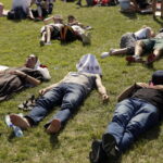 21.07.2016 Pielgrzymi z różnych krajów, zdążający na Światowe Dni Młodzieży w Krakowie spotkali się w Wiślicy. / Jarosław Kubalski / Radio Kielce