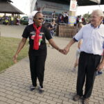 21.07.2016 Pielgrzymi z różnych krajów, zdążający na Światowe Dni Młodzieży w Krakowie spotkali się w Wiślicy. / Jarosław Kubalski / Radio Kielce