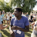 21.07.2016 Pielgrzymi z różnych krajów, zdążający na Światowe Dni Młodzieży w Krakowie spotkali się w Wiślicy. / Jarosław Kubalski / Radio Kielce