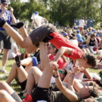 21.07.2016 Pielgrzymi z różnych krajów, zdążający na Światowe Dni Młodzieży w Krakowie spotkali się w Wiślicy. / Jarosław Kubalski / Radio Kielce