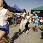 21.07.2016 Pielgrzymi z różnych krajów, zdążający na Światowe Dni Młodzieży w Krakowie spotkali się w Wiślicy. / Jarosław Kubalski / Radio Kielce