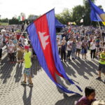 21.07.2016 Pielgrzymi z różnych krajów, zdążający na Światowe Dni Młodzieży w Krakowie spotkali się w Wiślicy. / Jarosław Kubalski / Radio Kielce