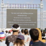 21.07.2016 Pielgrzymi z różnych krajów, zdążający na Światowe Dni Młodzieży w Krakowie spotkali się w Wiślicy. / Jarosław Kubalski / Radio Kielce