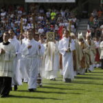 23.07.2016 Kielce. Msza Święta i Wieczór Uwielbienia na Kolporter Arena dla pielgrzymów. / Jarosław Kubalski / Radio Kielce