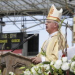 23.07.2016 Kielce. Msza Święta i Wieczór Uwielbienia na Kolporter Arena dla pielgrzymów. / Jarosław Kubalski / Radio Kielce