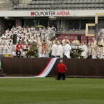 23.07.2016 Kielce. Msza Święta i Wieczór Uwielbienia na Kolporter Arena dla pielgrzymów. / Jarosław Kubalski / Radio Kielce