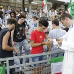 23.07.2016 Kielce. Msza Święta i Wieczór Uwielbienia na Kolporter Arena dla pielgrzymów. / Jarosław Kubalski / Radio Kielce