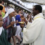 23.07.2016 Kielce. Msza Święta i Wieczór Uwielbienia na Kolporter Arena dla pielgrzymów. / Jarosław Kubalski / Radio Kielce