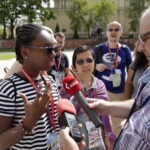 23.07.2016 Kielce. Pielgrzymi na ŚDM zwiedzają miasto. / Jarosław Kubalski / Radio Kielce