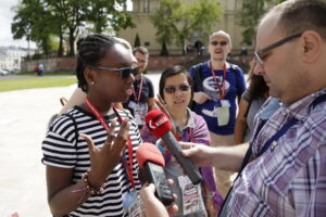 23.07.2016 Kielce. Pielgrzymi na ŚDM zwiedzają miasto. / Jarosław Kubalski / Radio Kielce