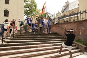 23.07.2016 Kielce. Pielgrzymi na ŚDM zwiedzają miasto. / Jarosław Kubalski / Radio Kielce