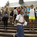 23.07.2016 Kielce. Pielgrzymi na ŚDM zwiedzają miasto. / Jarosław Kubalski / Radio Kielce